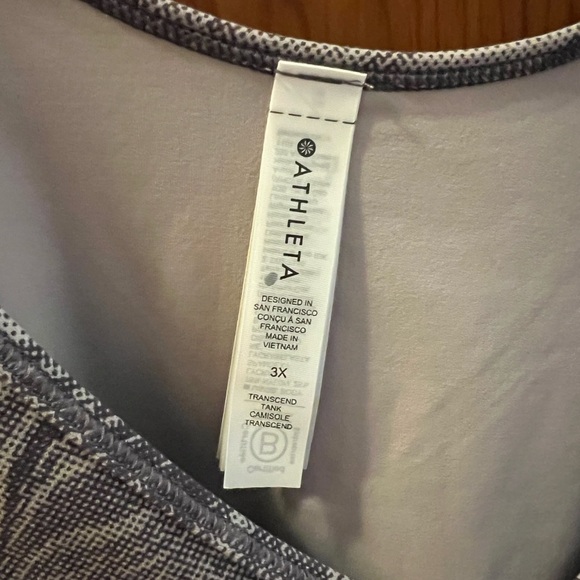 Athleta Transcend Tank - Picture 2 of 5